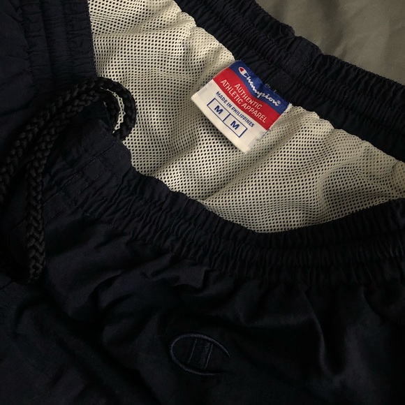 ❌SOLD❌Vintage Champion shorts Medium Navy - Picture 3 of 5